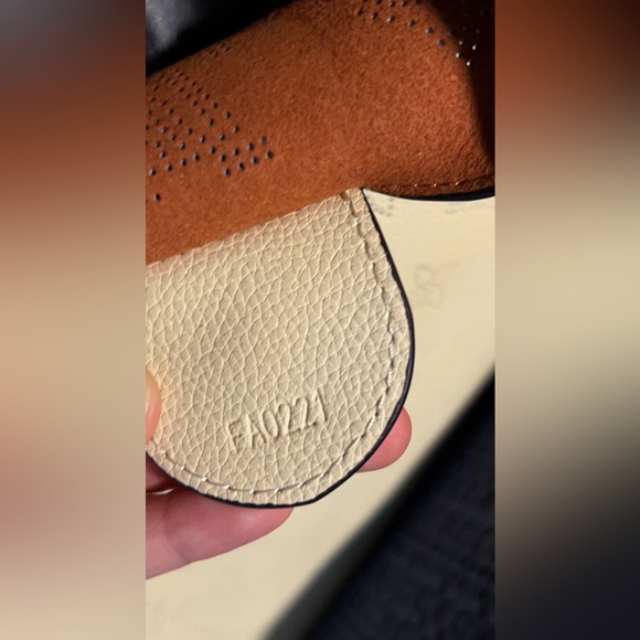 Fall 2021 (view on stamp tag) Louis Vuitton CARMEL - Picture 10 of 12